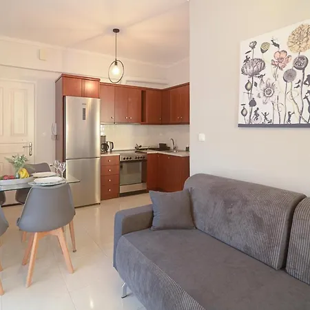 アパート A Perfect At The Historical Centre Of カラマタ